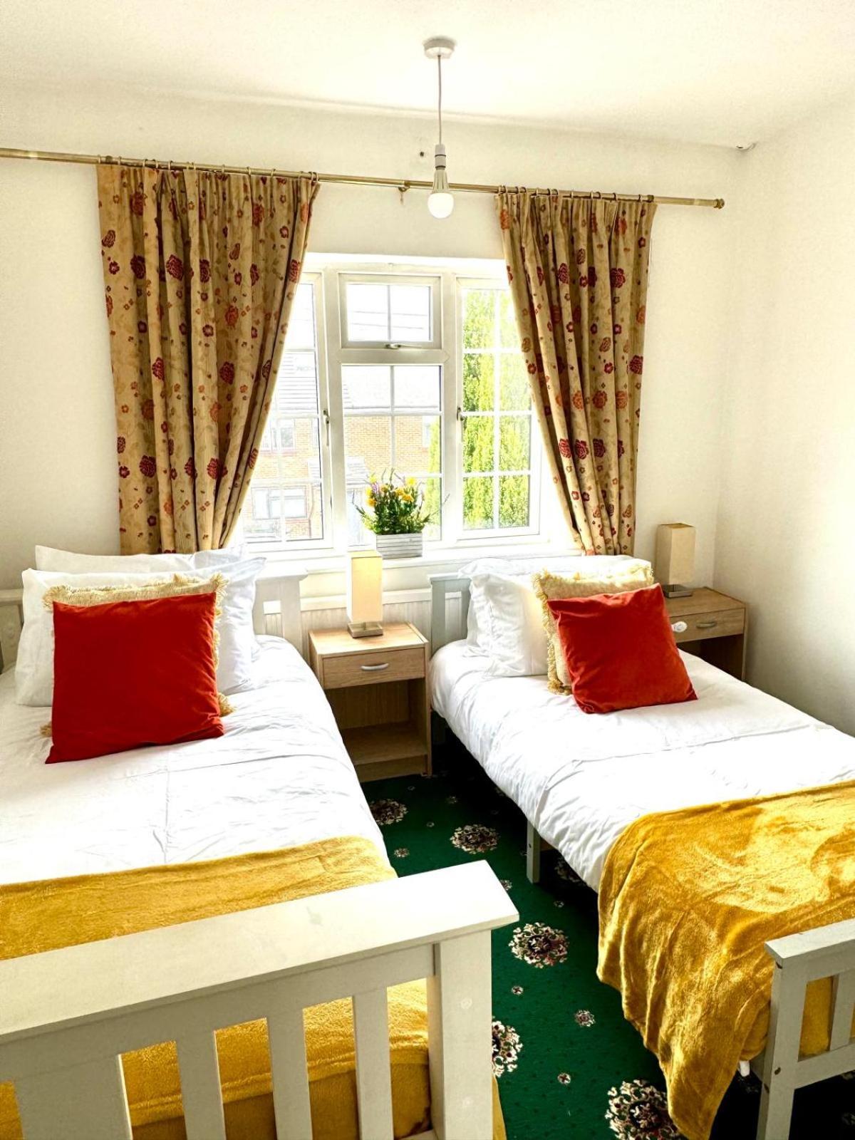 Cozy Near Luton Station, Mall And Luton Airport 10 Min * Luton (Bedfordshire)