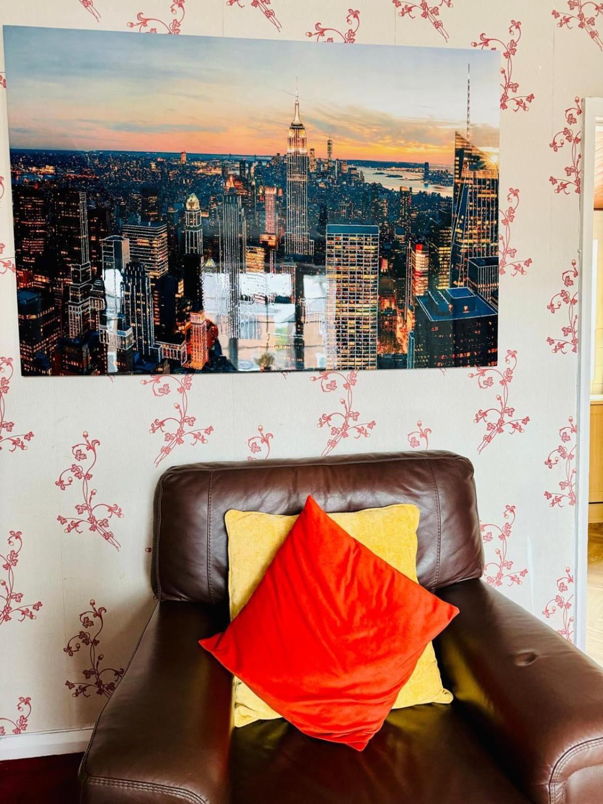 Cozy Near Luton Station, Mall And Luton Airport 10 Min