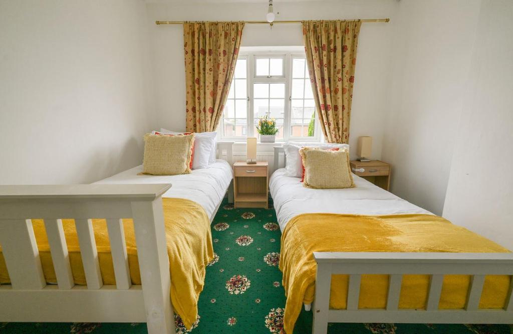 Cozy Near Luton Station, Mall And Luton Airport 10 Min *