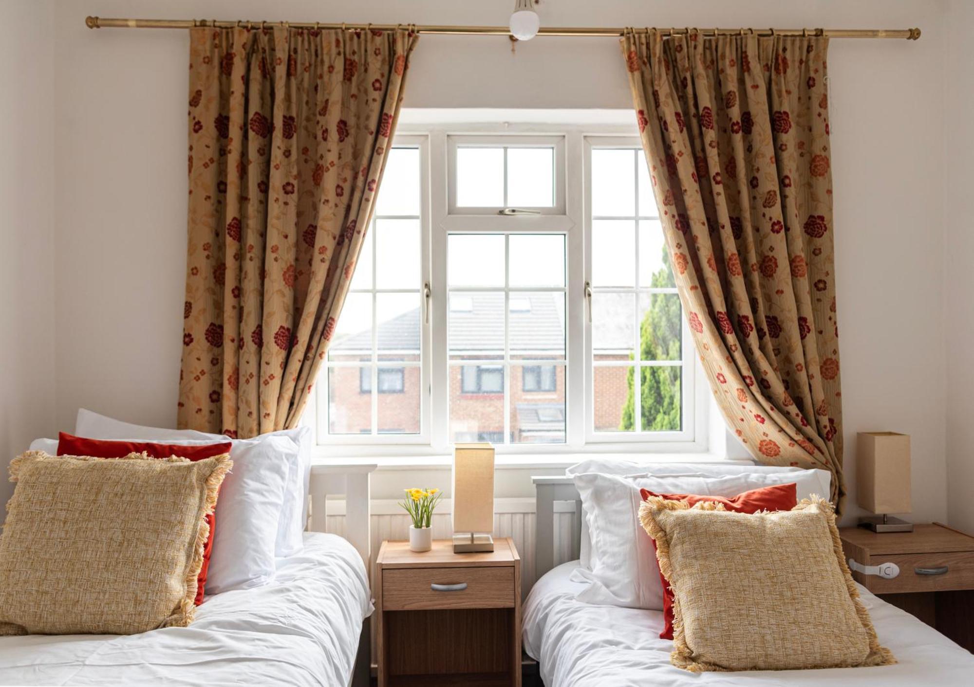 Cozy Near Luton Station, Mall And Luton Airport 10 Min Hébergement de vacances *