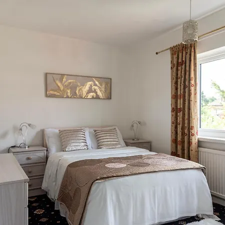 Cozy Inn Near Luton Station, Mall And Luton Airport 10 Min Экстерьер фото