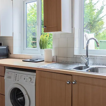 Cozy Inn Near Luton Station, Mall And Luton Airport 10 Min Экстерьер фото