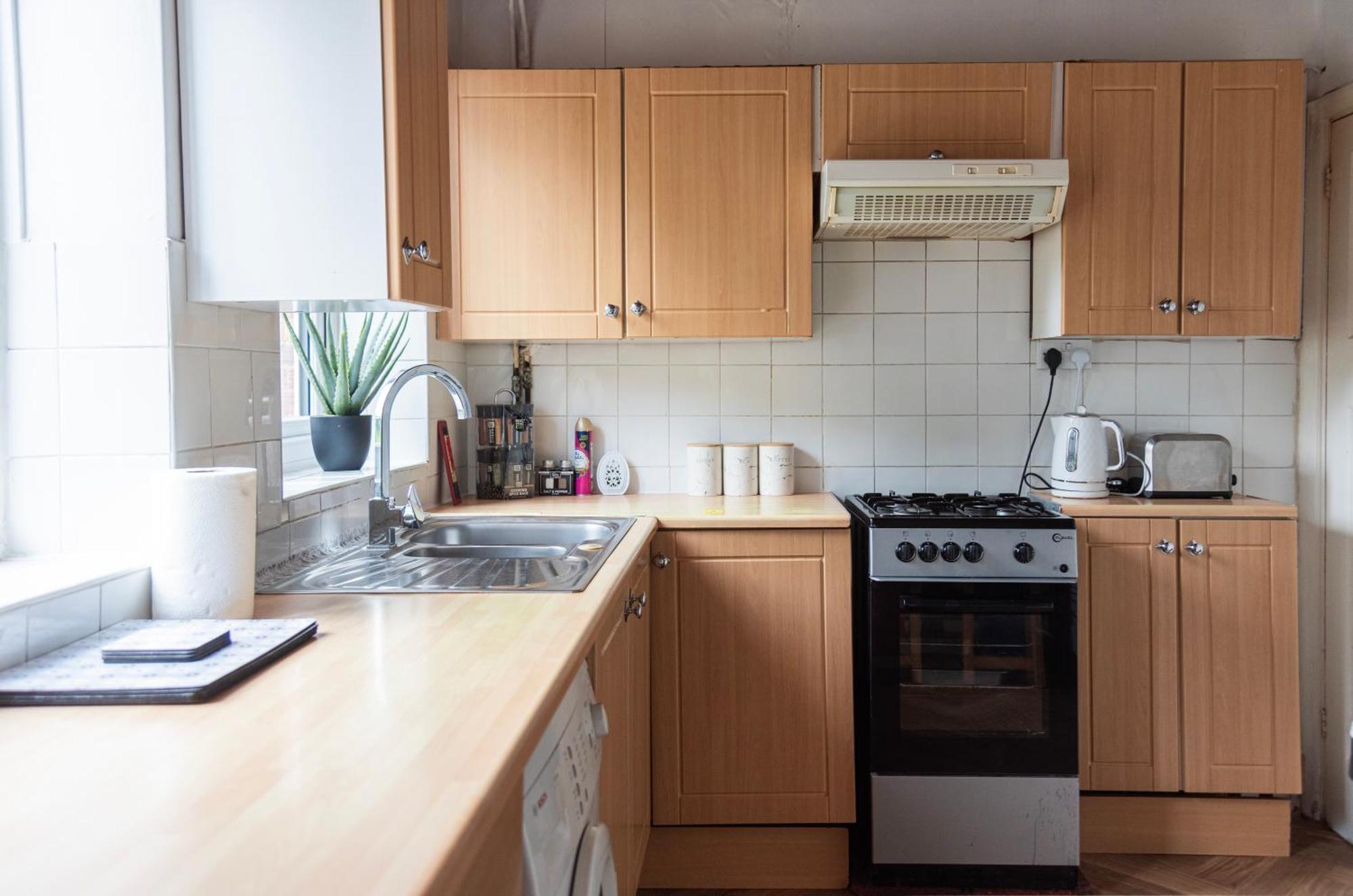 Cozy Near Luton Station, Mall And Luton Airport 10 Min Holiday home *