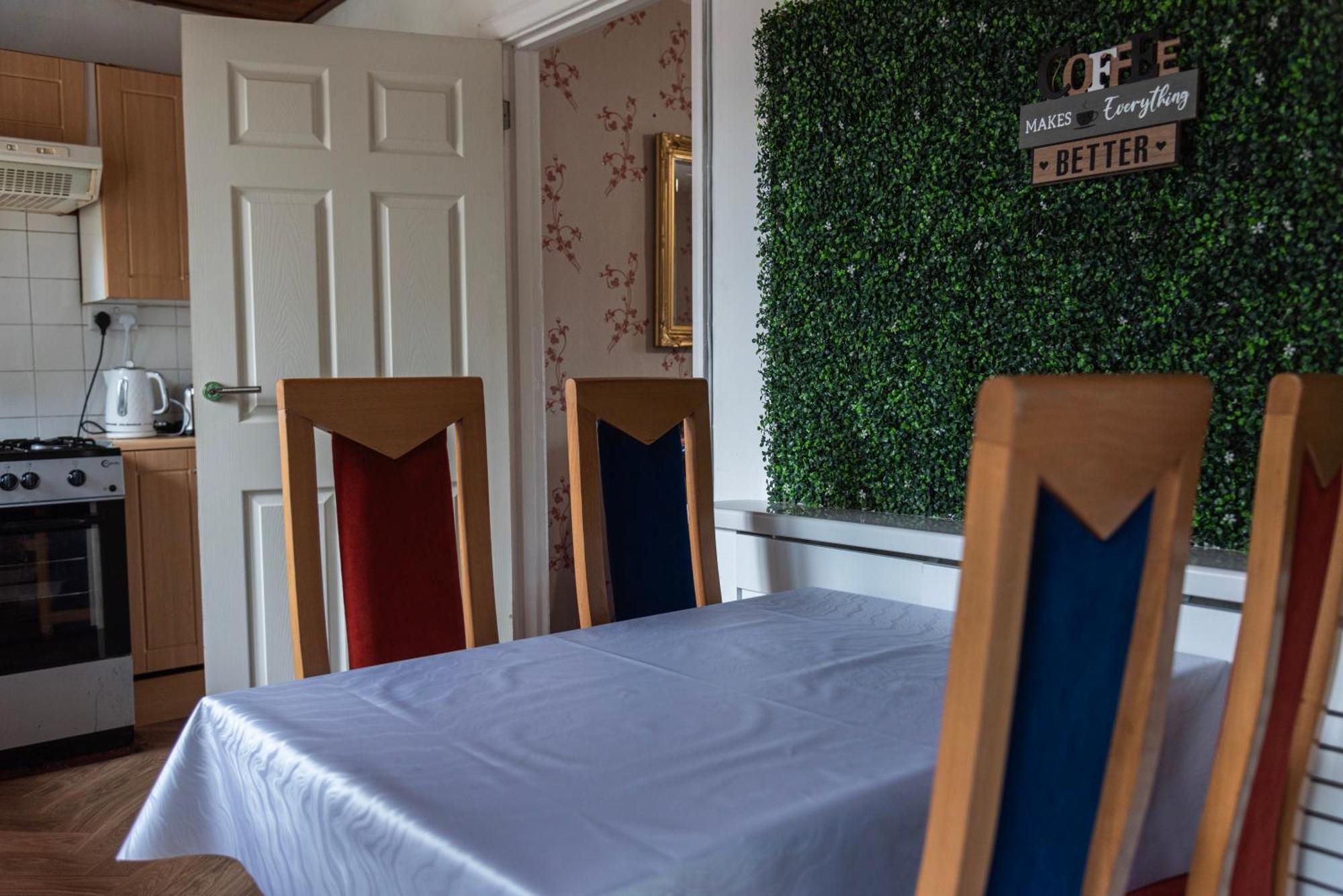 Cozy Near Luton Station, Mall And Luton Airport 10 Min Holiday home
