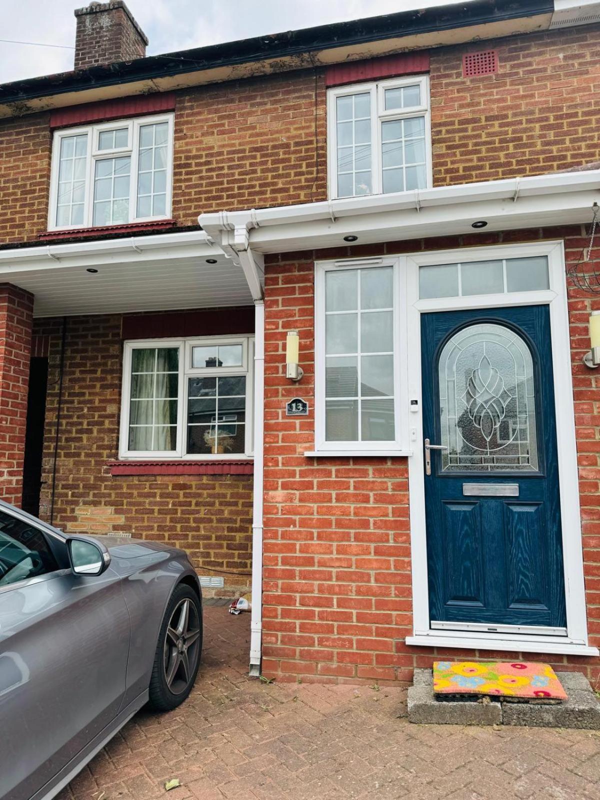 Holiday home Cozy Near Luton Station, Mall And Luton Airport 10 Min