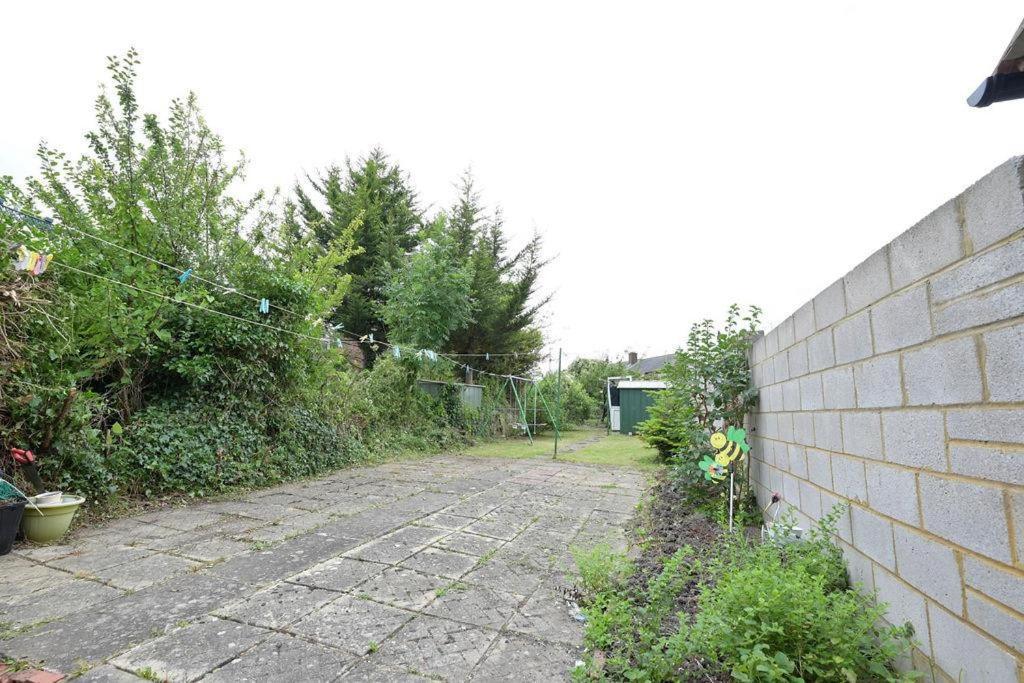 Holiday home Cozy Near Luton Station, Mall And Luton Airport 10 Min *