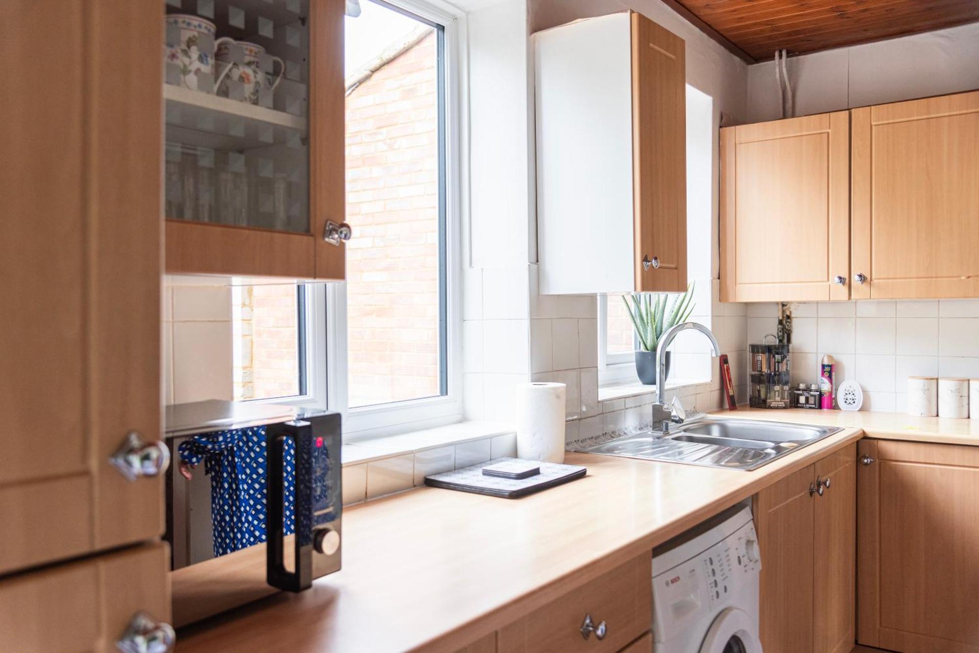 Cozy Near Luton Station, Mall And Luton Airport 10 Min Holiday home